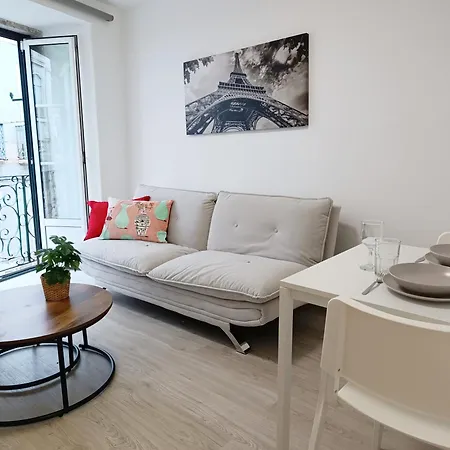 Charm In The Old Town Apartment *